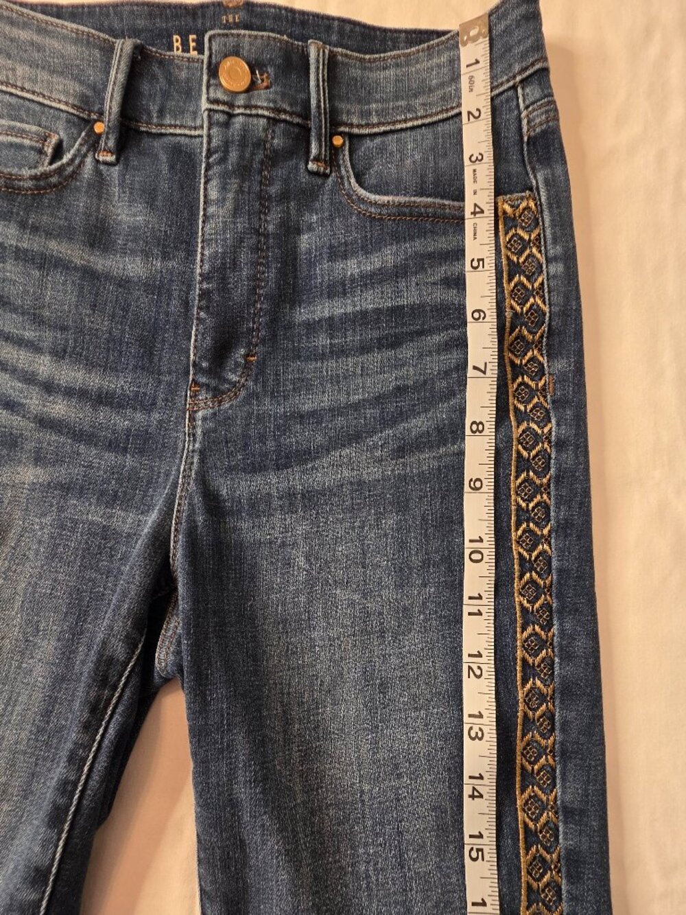 White House Black Market "The Bermuda Short" High-Rise Shorts, Size 4 - Picture 5 of 12